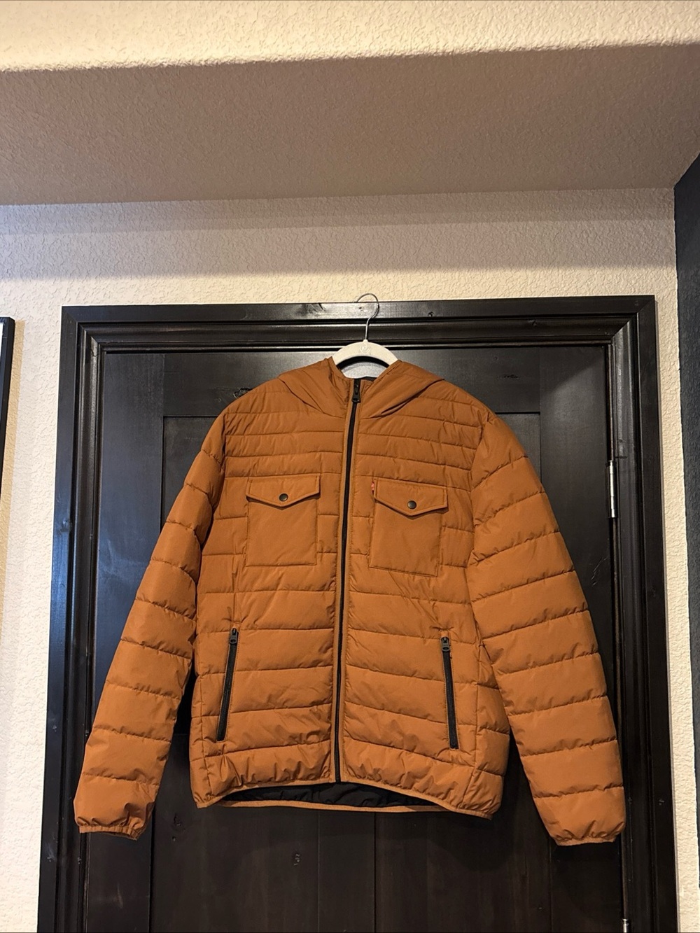 Levi’s Men’s Size Large Caramel Brown Puffer Coat Zip Closure Pockets Hood